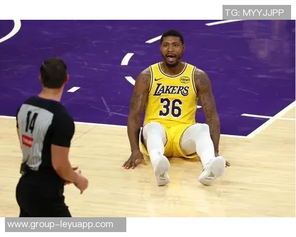 斯玛特谈三分防守对手表现差异直言打我们命中率翻倍