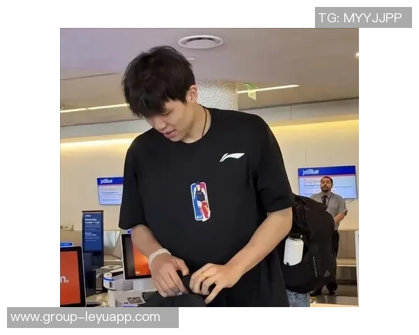 青岛队观察：杨瀚森展现山东大汉的坚韧与好胜精神