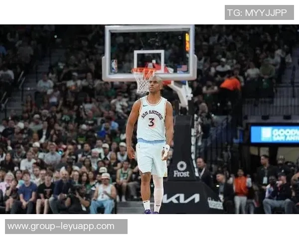 保罗回归快船因离家近如今却被交易至国外球队令人感慨不已 保罗回归快船因离家近如今却被交易至国外球队令人感慨不已