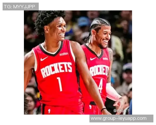 杰伦格林庆祝阿门生日分享火箭球衣合照展现兄弟情深 杰伦格林庆祝阿门生日分享火箭球衣合照展现兄弟情深