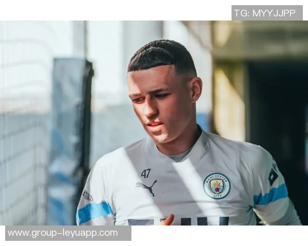 穆卡萨在主场首秀中大放异彩展现曼城青训的强大实力与潜力